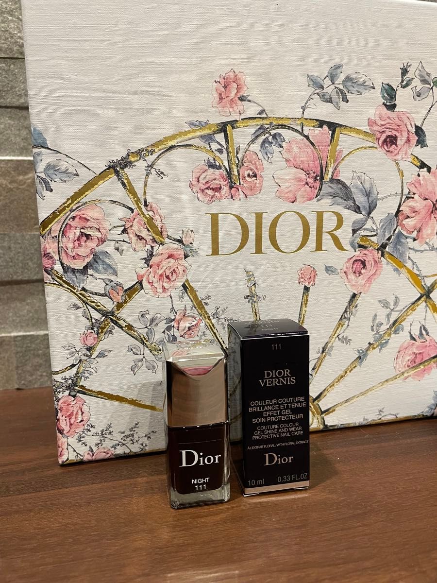 Dior マニキュア　ネイル　エナメル　ヴェルニ　111 ナイト　ダークパープル　結婚式　パーティ