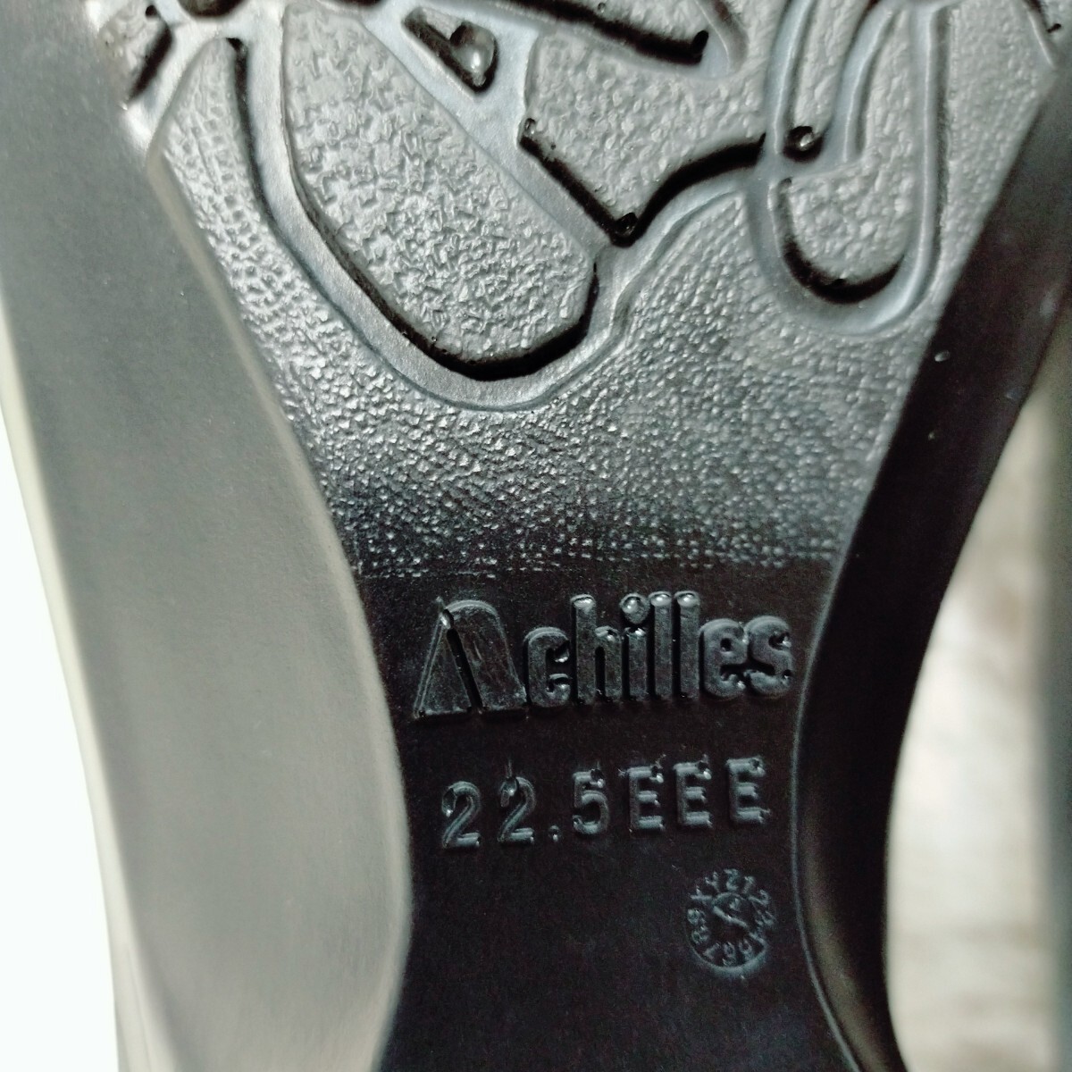【極美品】Achilles SORBO アキレスソルボ ストラップ付パンプス 黒の画像10