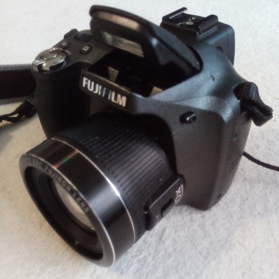 デジタルカメラ　Fine Pix SL300　30倍ズーム