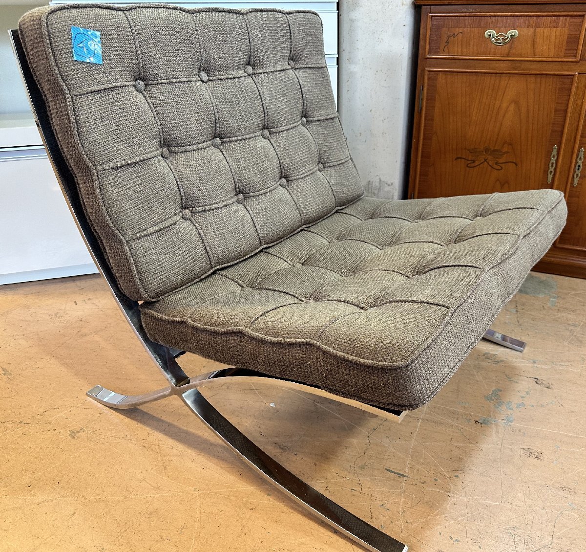 62500円 used 70年代当時物 KNOLL ノール バルセロナチェア 痛み 62500円 used 70年代当時物 KNOLL ノール バルセロナチェア 痛み