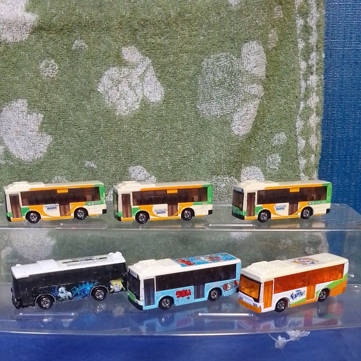 トミカ　都営バス3種5台 ハトバス1台　国際興業バス1台　kyu sankoバス1台その他4台の計12台セット　