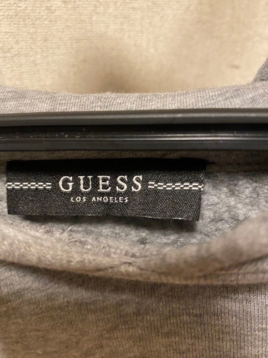 GUESS トップス　 パーカー スウェット　ショート丈　　グレー　