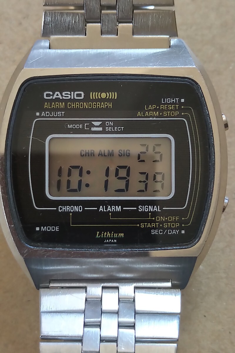 カシオ CASIO 83QS-41 電池交換済み 80年代 チープカシオ 美品 純正ブレス仕様 アラートクロノ オレンジ豆球 カッコいい_画像1