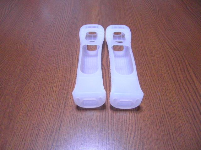 J095【送料無料】Wii リモコンカバー ジャケット 2個セット ホワイト（クリーニング済）白の画像1