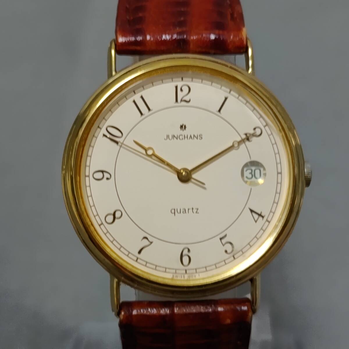 564/11 GJ60444 JUNGHANS ユンハンス EWJ-1005M メンズ 腕時計 QUARTZ ゴールドカラーの画像1
