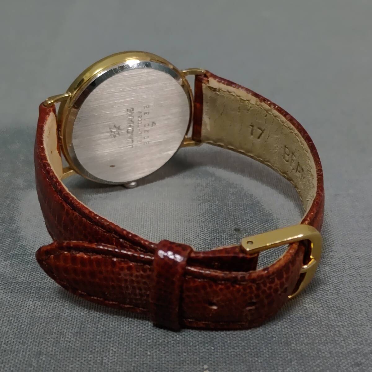 564/11 GJ60444 JUNGHANS ユンハンス EWJ-1005M メンズ 腕時計 QUARTZ ゴールドカラーの画像5