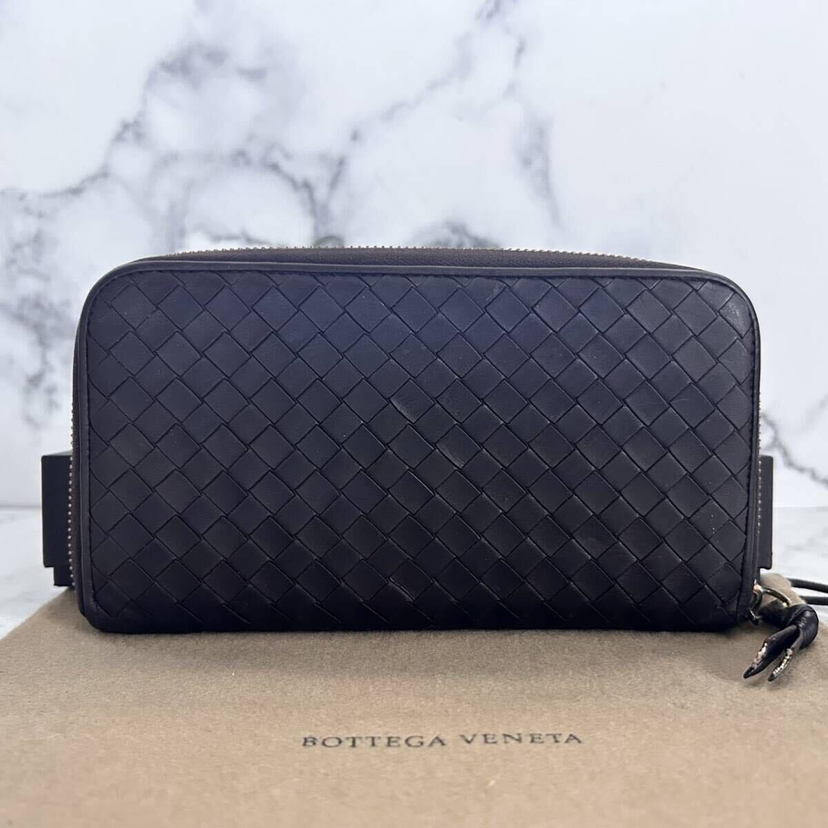 ★【極美品！希少！】 BOTTEGA VENETA ボッテガヴェネタ イントレチャート 長財布 ラウンドファスナー　ダークブラウン　定価7.8万 ☆_画像3