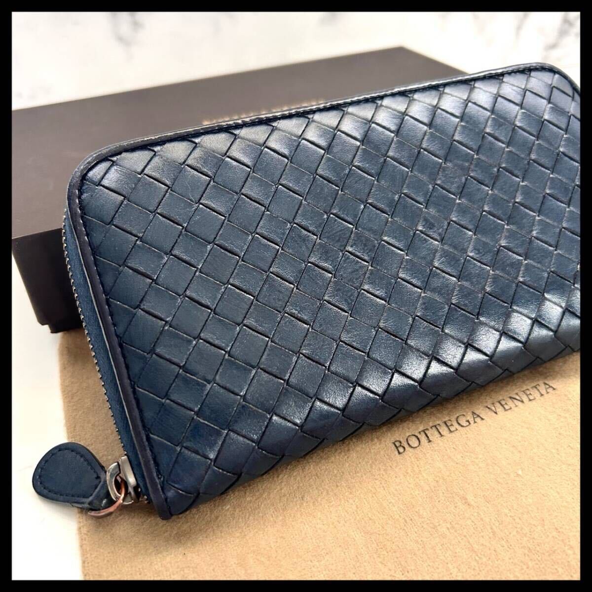 ★【極美品！希少！】 BOTTEGA VENETA ボッテガヴェネタ イントレチャート 長財布 ラウンドファスナー ネイビー系 定価7.8万 105の画像1