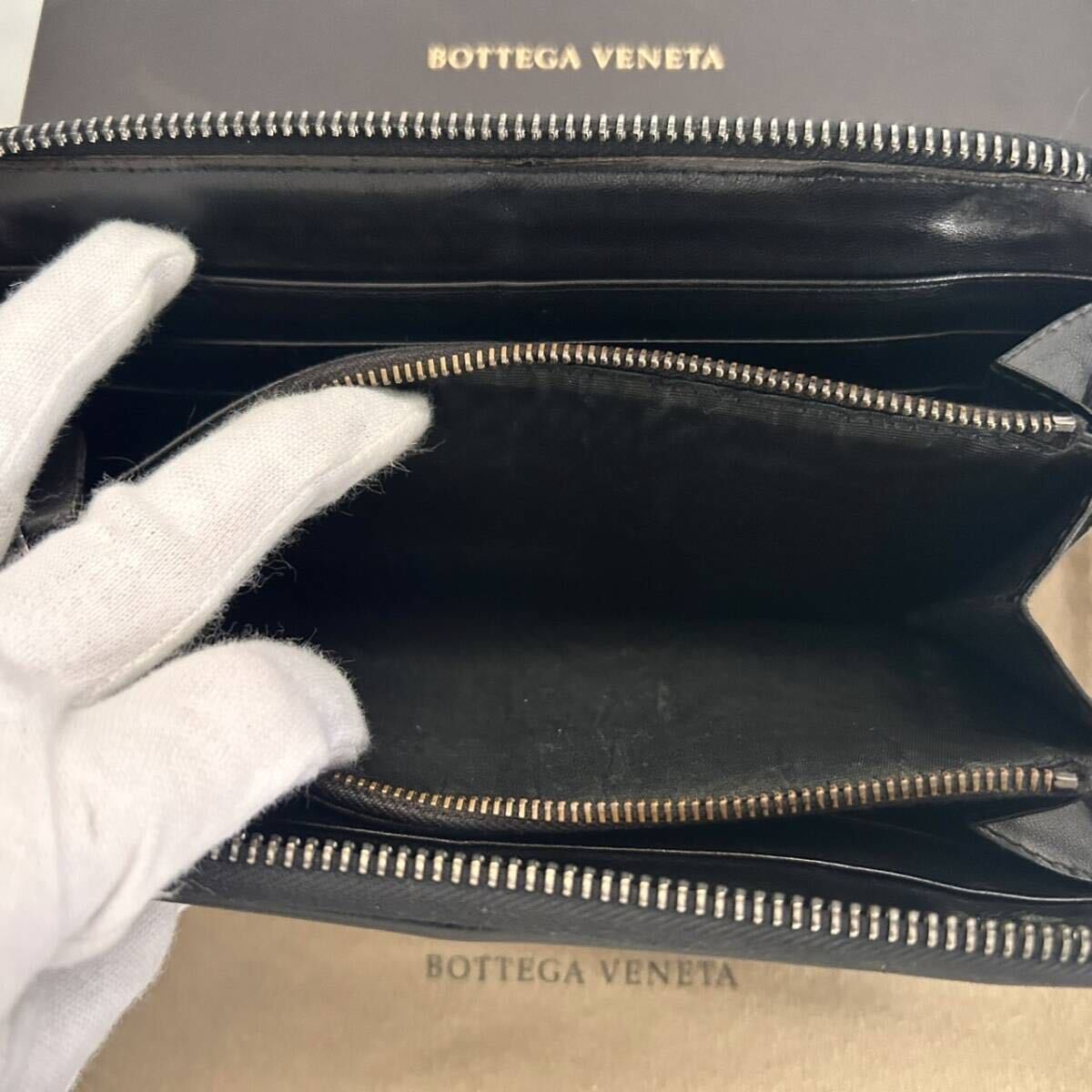 ★【極美品！希少！】 BOTTEGA VENETA ボッテガヴェネタ イントレチャート 長財布 ラウンドファスナー ブラック 定価7.8万 100の画像8