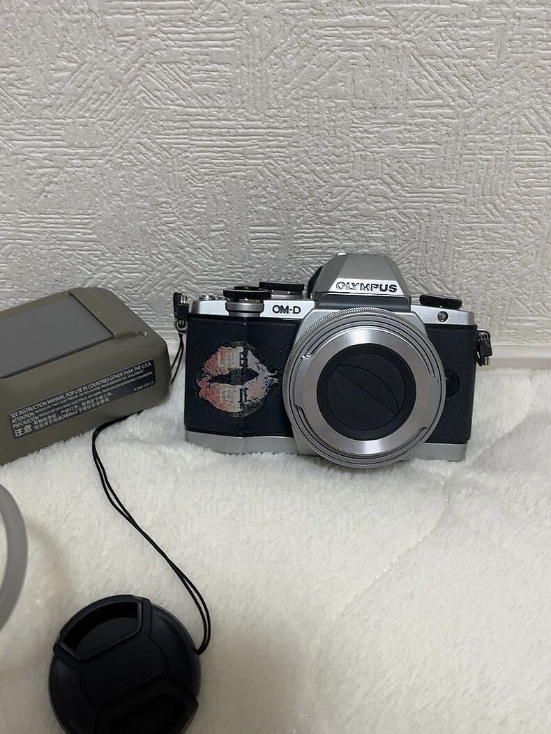 OLYMPUS デジタルカメラ E-M10 OM-D 電源確認済の画像1