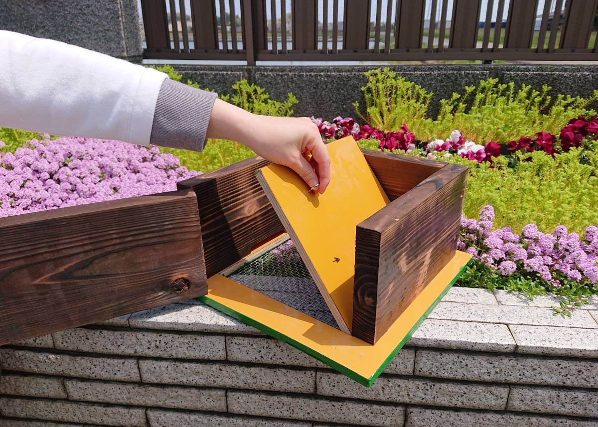 日本蜜蜂 ミツバチ 蜜蜂 分蜂群 重箱 新型 ハイブリッド 巣箱 暑さ・ダニ・スムシ対策 ベンチュリー式除熱湿器 メントール箱付の画像7