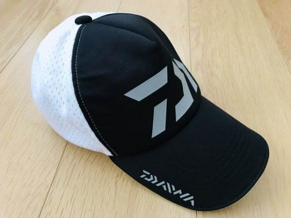 【良品】DAIWA ダイワ★メッシュキャップ★黒×白の画像1