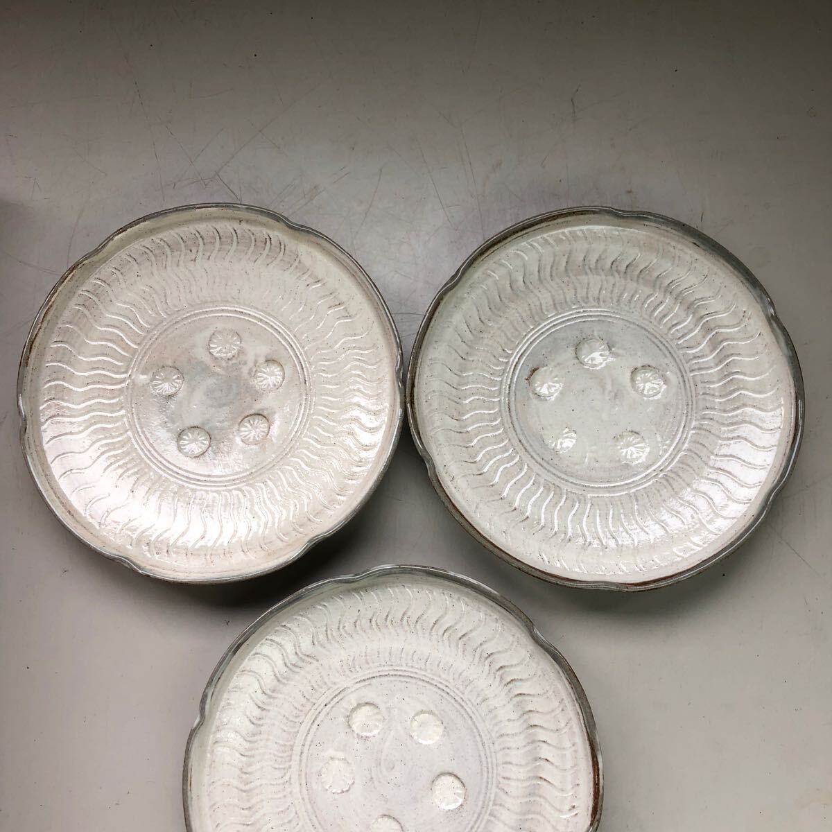 たち吉 銘々皿 和食器 小鉢 食器 粉引三島 創作陶器 新品 アンティーク 皿 日本製 箱入り W-0418-01の画像4