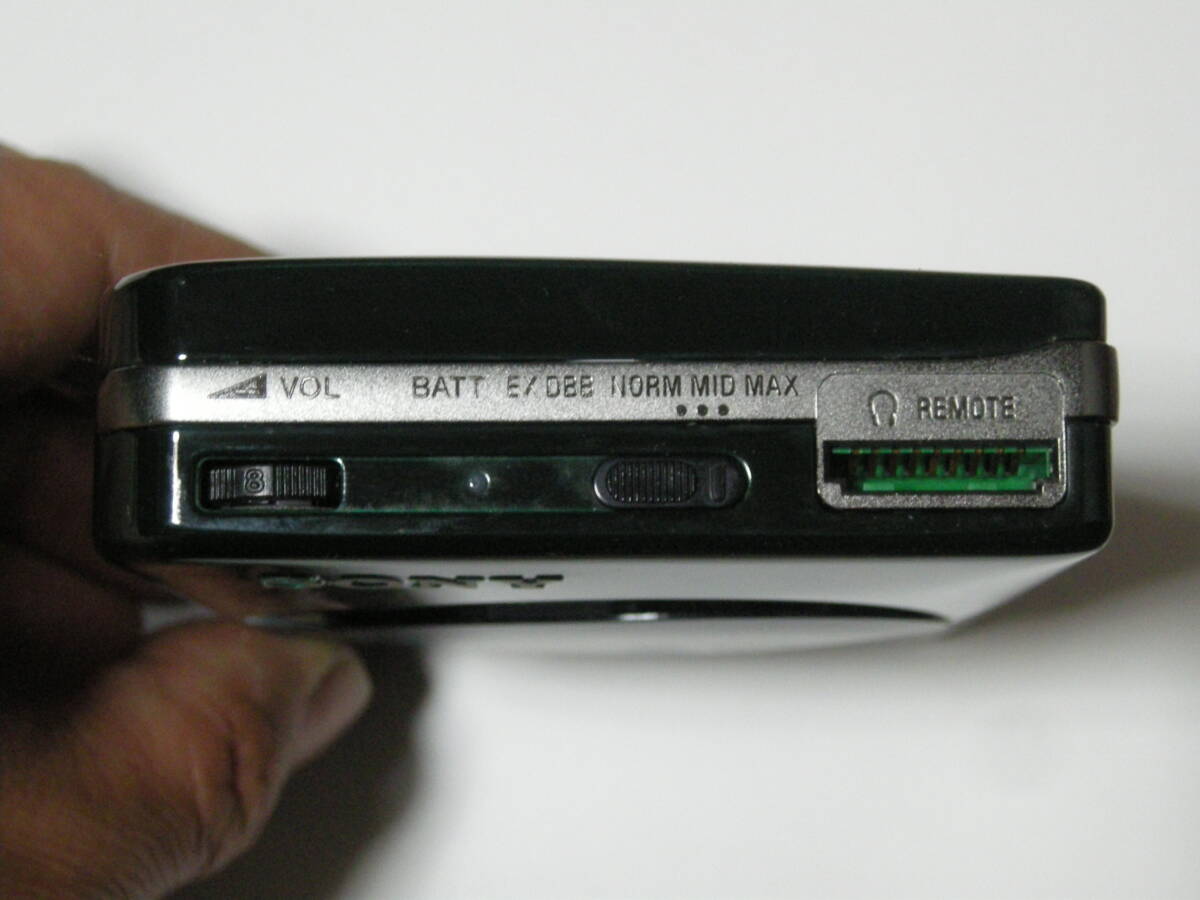 【ジャンク】SONY ソニー ヘッドホンステレオ WALKMAN ウォークマン WM-EX909 カセットプレイヤー CASSETTE PLAYER RM-WM8Eの画像3
