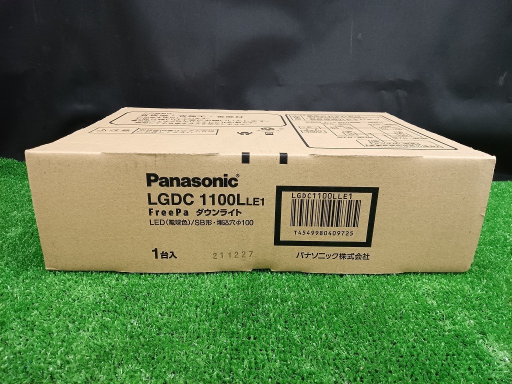 未開封 未使用品 Panasonic パナソニック 天井埋込型 LED 電球色 ダウンライト 拡散タイプ 埋込穴φ100 LGDC1100LLE1の画像1