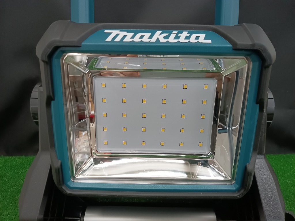 中古品 makita マキタ 14.4V/18V/AC100V 充電式 スタンドライト ML811 本体のみの画像3