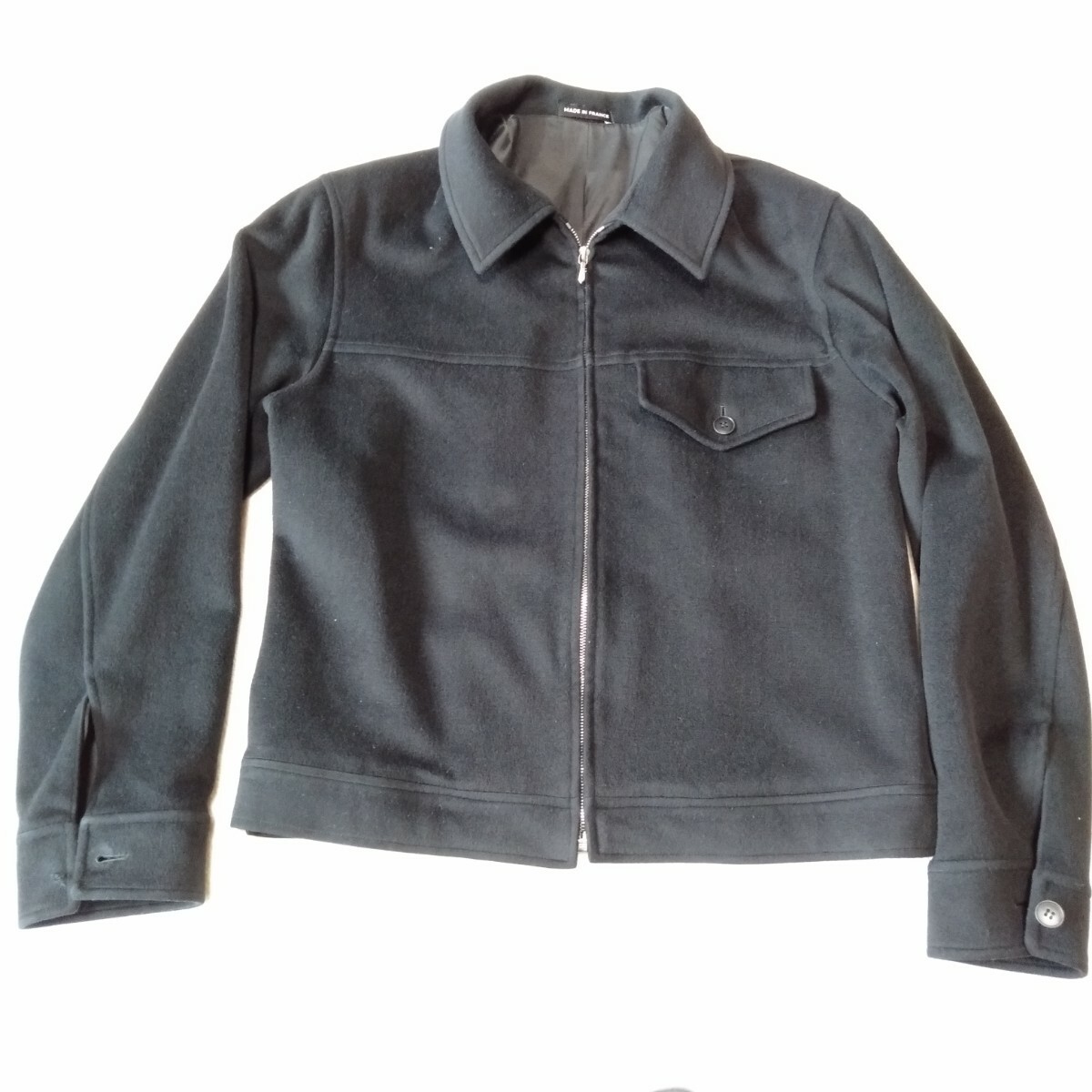 む267 agnes b サイズ0 ウール ジャケット ブラック ジップアップ ブルゾン 右袖ボタン取れてます アニエス・ベー 洋服の画像1