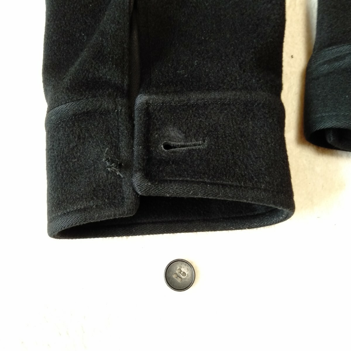 む267 agnes b サイズ0 ウール ジャケット ブラック ジップアップ ブルゾン 右袖ボタン取れてます アニエス・ベー 洋服の画像10