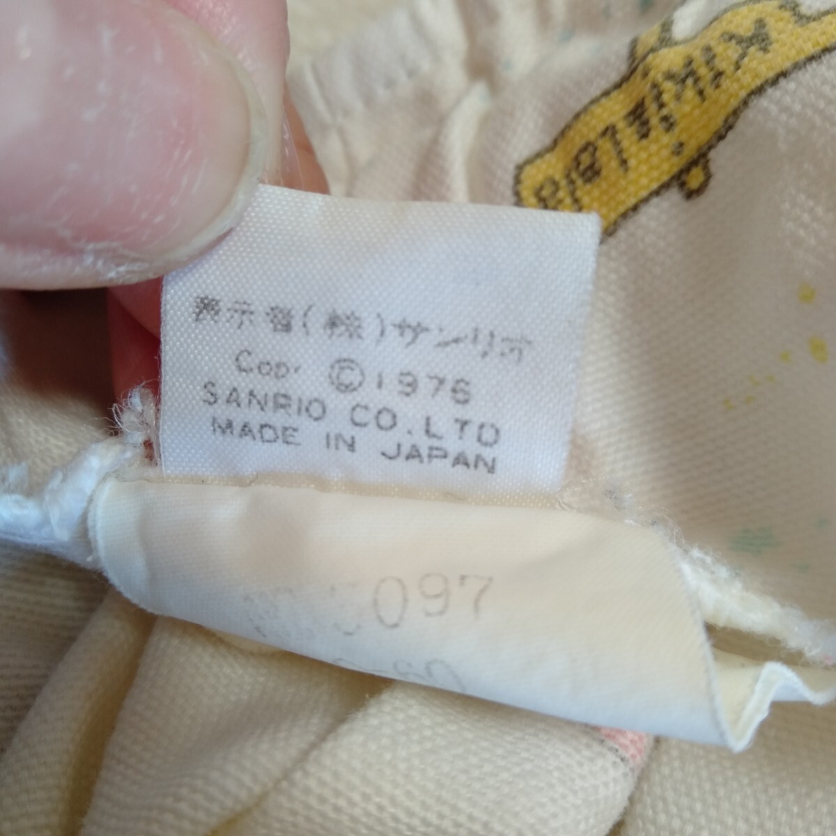 か122 サンリオ キキララ サイズ 120−60(8)W60 綿100% ジッパー ワンピース ブランド サイズ 素材 子供服 洋服 _画像5