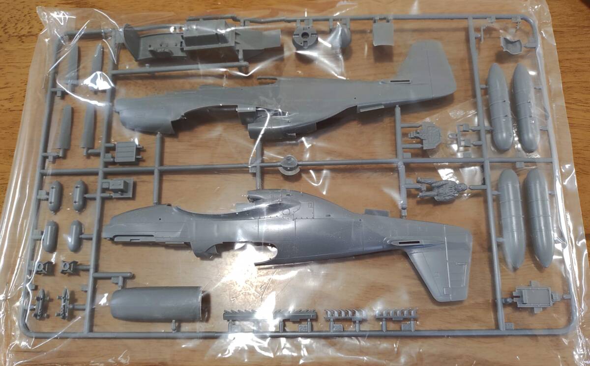 〒350円他・キャノピー開状態がオススメ! 箱難タミヤ1/48傑作機 アメリカ陸軍 戦闘機 ノースアメリカンP-51B マスタング/ムスタングの画像5