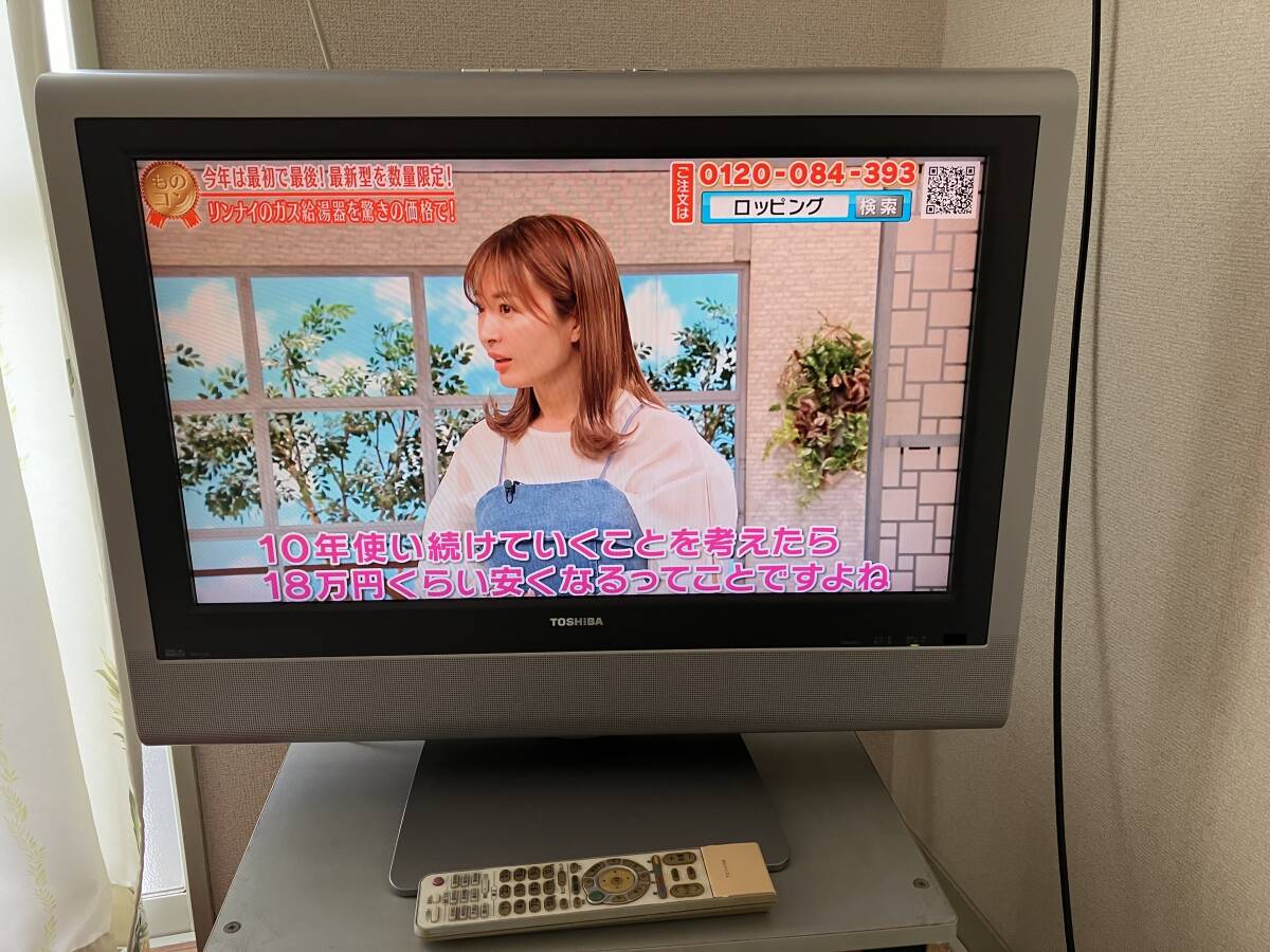 TOSHIBA 中古液晶カラーテレビ 26LC100 現在も使用してます稼働品になります。の画像1