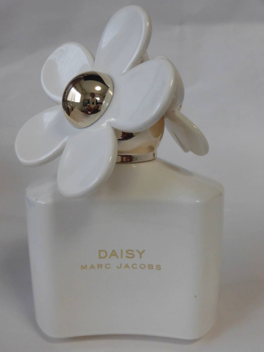 希少品DAISY ★MARC JACOBS マーク ジェイコブス/ デイジー オードトワレ（ホワイト エディション）★EDT100ml香水の画像1