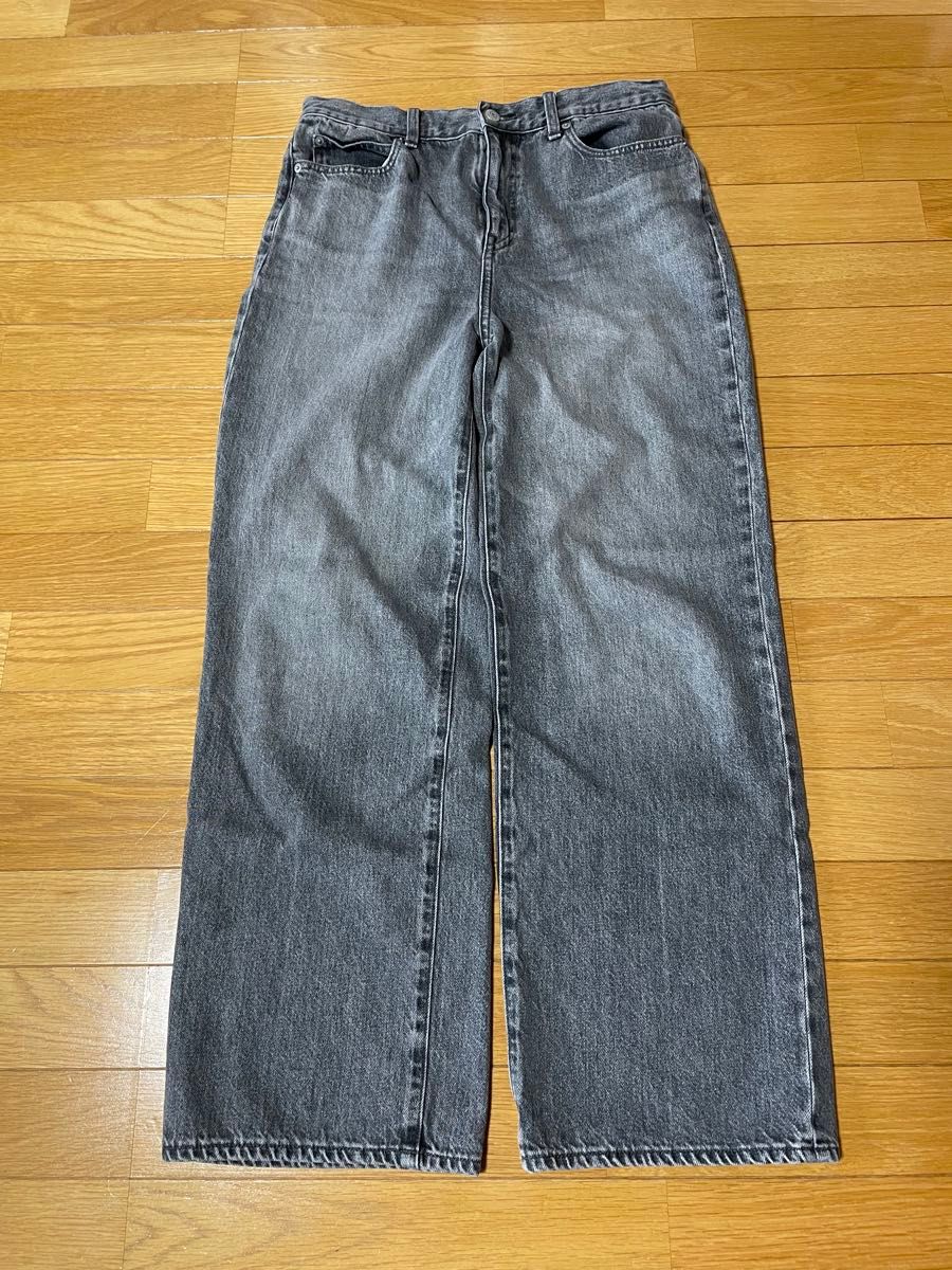 UNIQLO ワイドストレートジーンズ（丈標準76cm) ライトグレー サイズ28