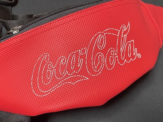 Coca-Cola コカ・コーラ ヒップバック / ウエストポーチ 3つポケット 展示未使用品 訳ありの画像2