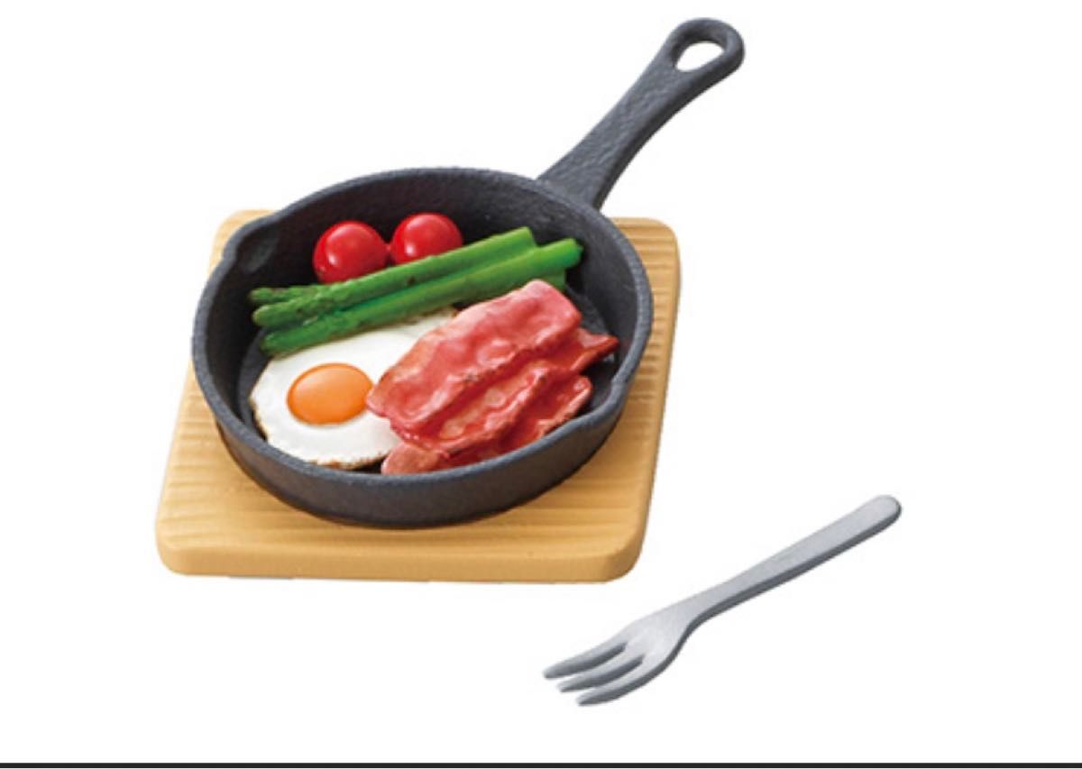 リーメント 今日の朝ごはん 「朝食も映えが大事！」ぷちサンプル ＊ミニチュア 鉄フライパン ベーコンエッグ