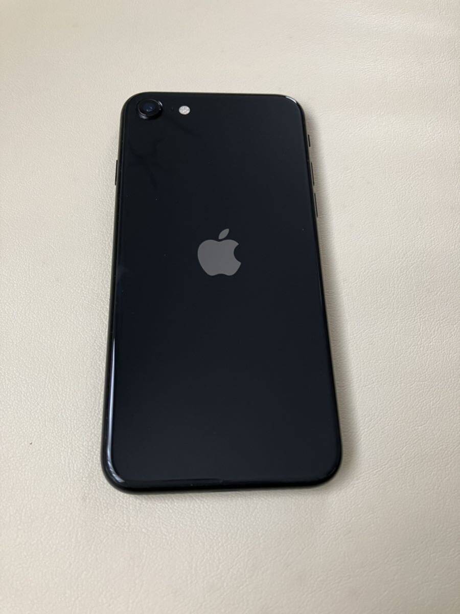 Apple iPhone SE (第2世代) 64GB ブラック SIMフリーの画像2