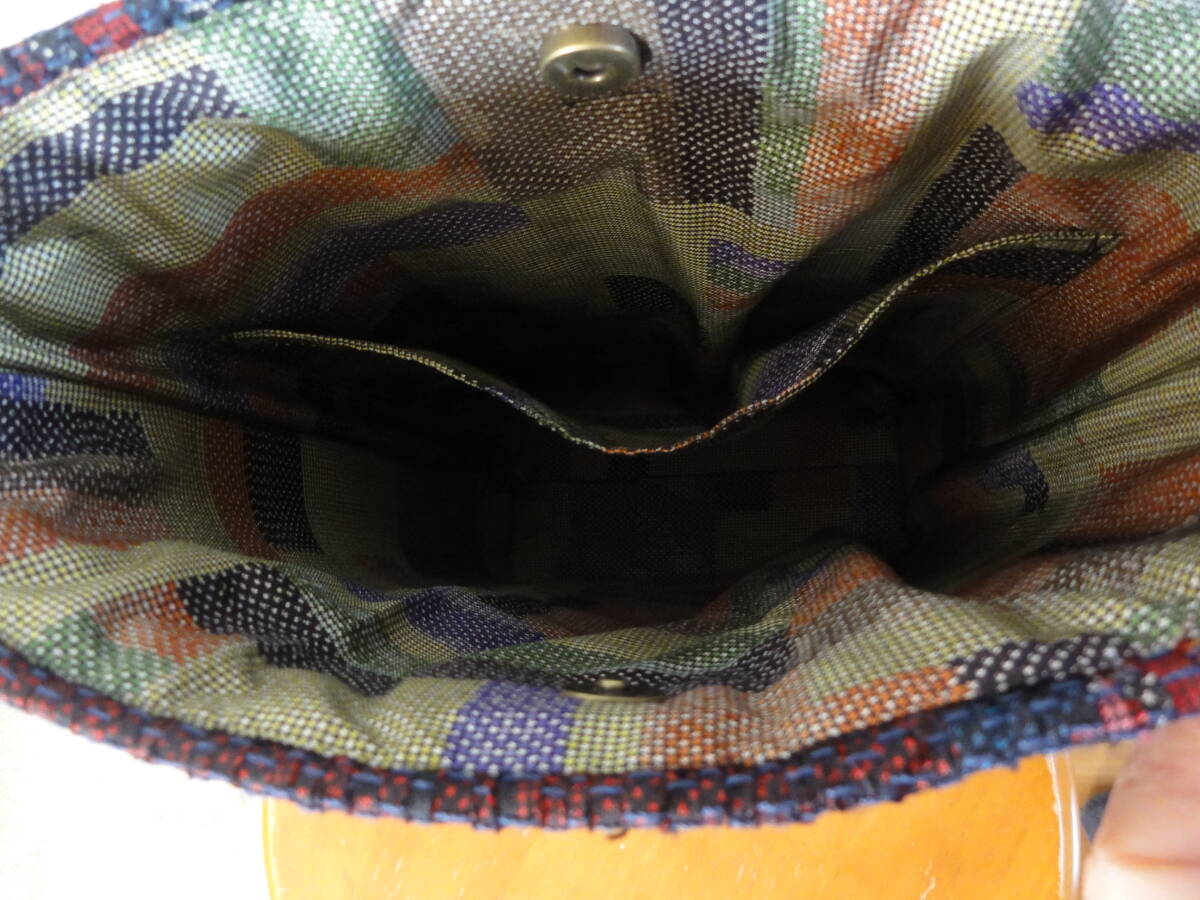 古布で裂織り★ぴりかの裂き織りバッグ★泥大島紬・シックな赤・小振りなショルダーバッグ_内ポケットは一つあります