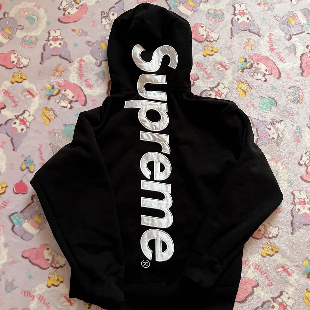 シュプリーム　パーカー　Satin Applique Hooded Sweatshirt