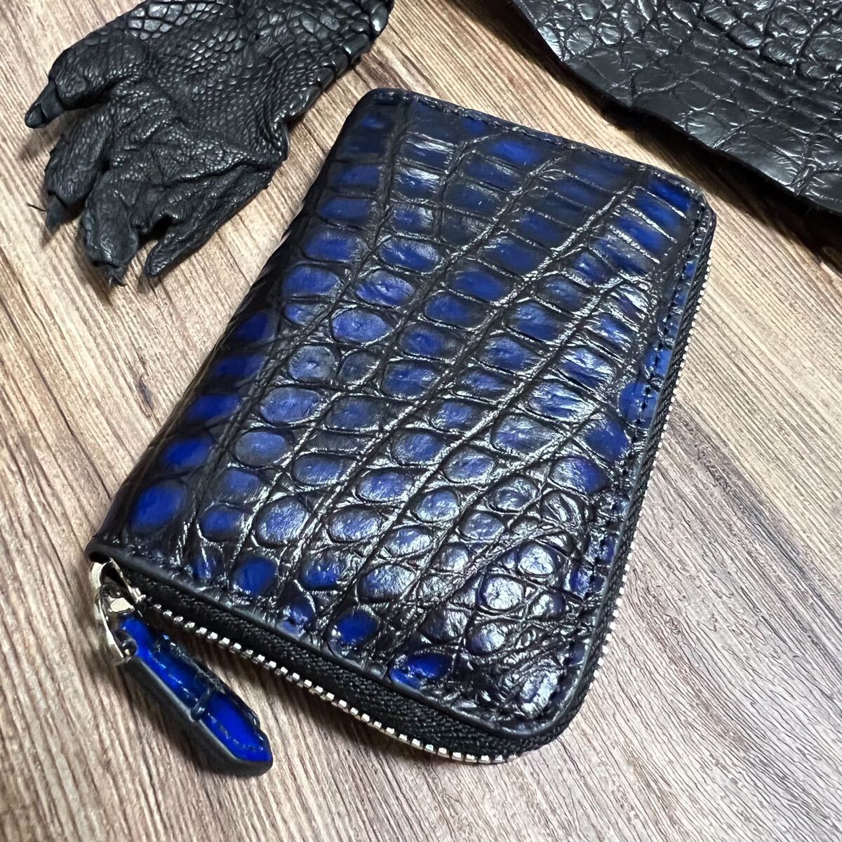  rare [ the truth thing photographing ] elegant blue crocodile men's round fastener wani. original leather hand dyeing handmade long wallet .. compact Mini purse 