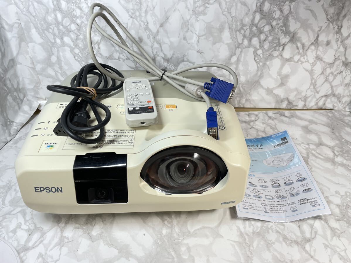 中古　EPSON エプソン　プロジェクター　EB-436WT リモコン　ケーブル2本　取説　付き　動作確認済み_画像1