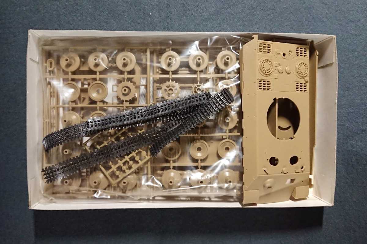 1/35 Tamiya Germany Panther middle tank outer box one part defect 