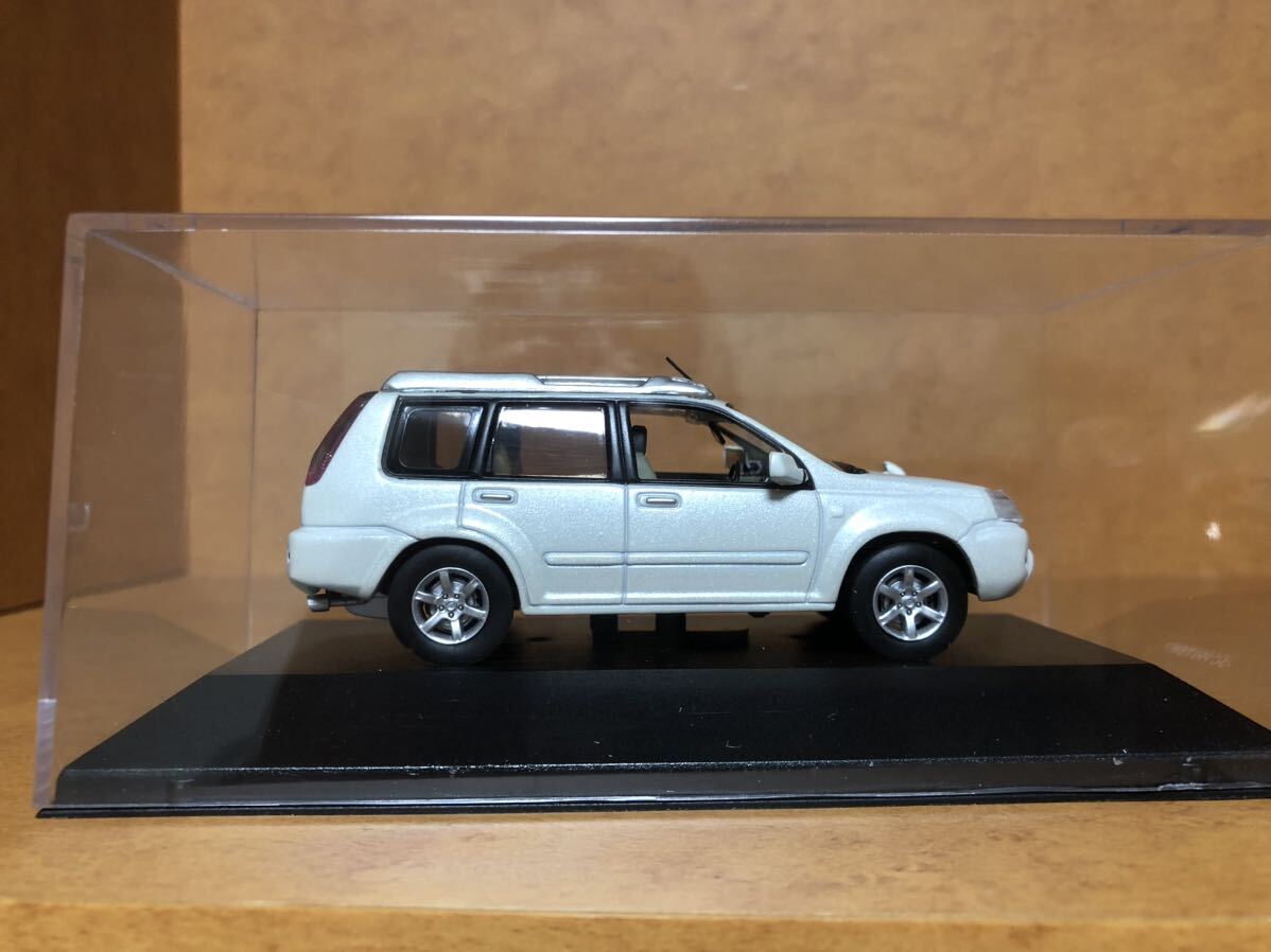 京商 1/43 Jコレクション 日産エクストレイルT30 Xtt2005 パールホワイトの画像5