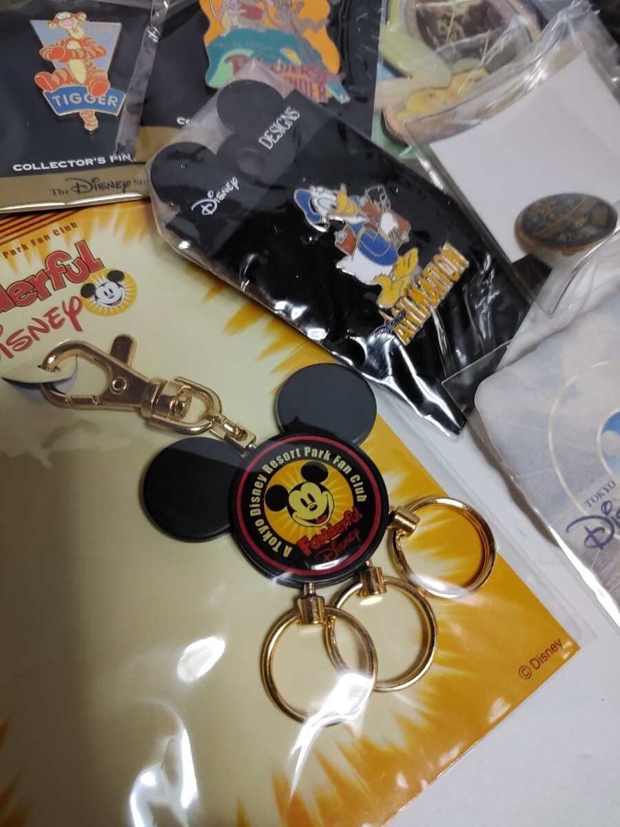 ディズニーリゾート 腕時計 Disney 100th ピンズ セット 未開封 未使用 グッズミッキー 東京ディズニーランド ディズニーシーの画像3