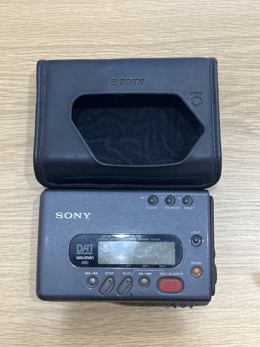 #413 美品 SONY TCD-D7 ソニー DAT ウォークマン WALKMAN デジタルオーディオテーププレーヤー 現状品_画像1