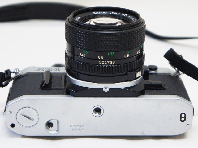 中古ジャンク【CANON キャノン AE-1】一眼レフ フィルムカメラ キャノンレンズ FD 50mm 1:1.4 レンズ保護フィルター付の画像5