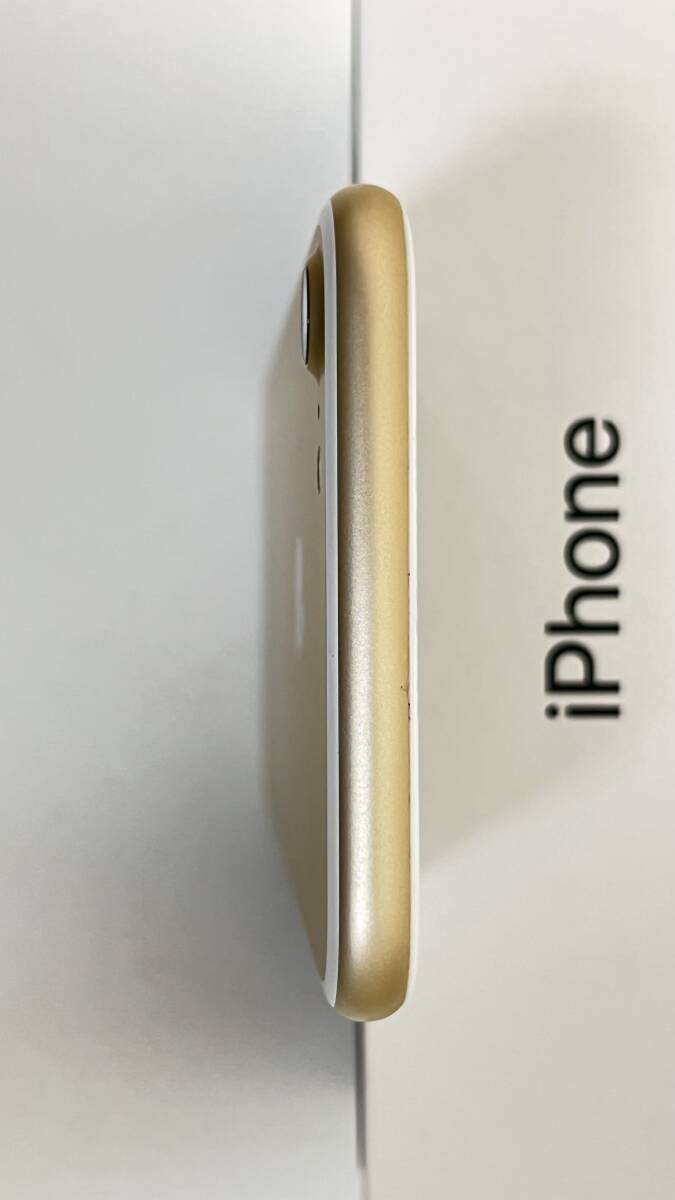 美品　iPhone7 32GB ゴールド SIMフリー_画像6