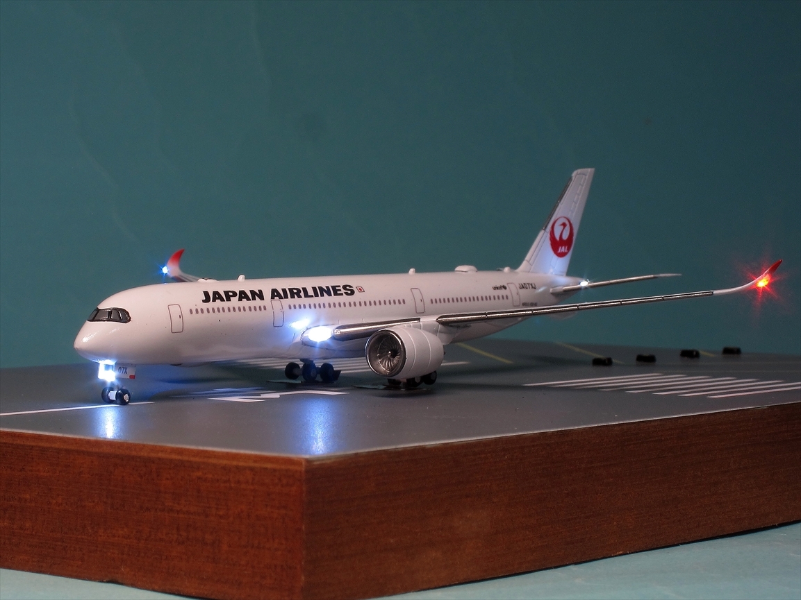 1/500 完成品 エアバス A350-900 JAL JA07XJ (マイコン電飾)の画像2