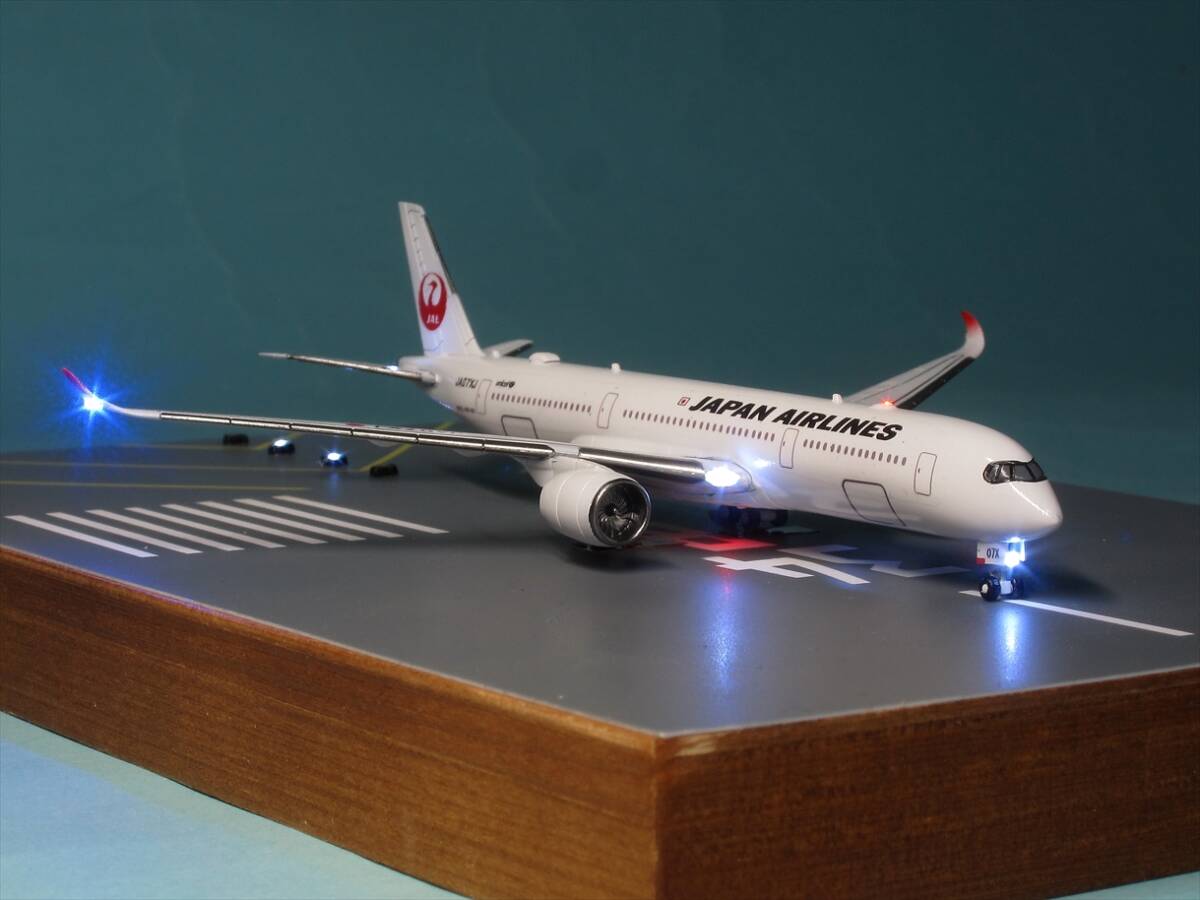 1/500 完成品 エアバス A350-900 JAL JA07XJ (マイコン電飾)の画像4