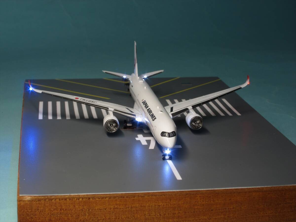 1/500 完成品 エアバス A350-900 JAL JA07XJ (マイコン電飾)の画像1