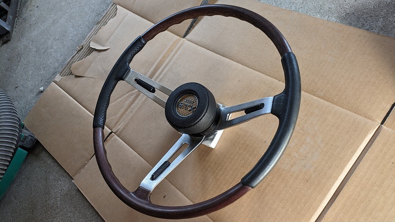  Nissan * Datsun * Skyline * Hakosuka * original steering wheel * original steering gear * that time thing?