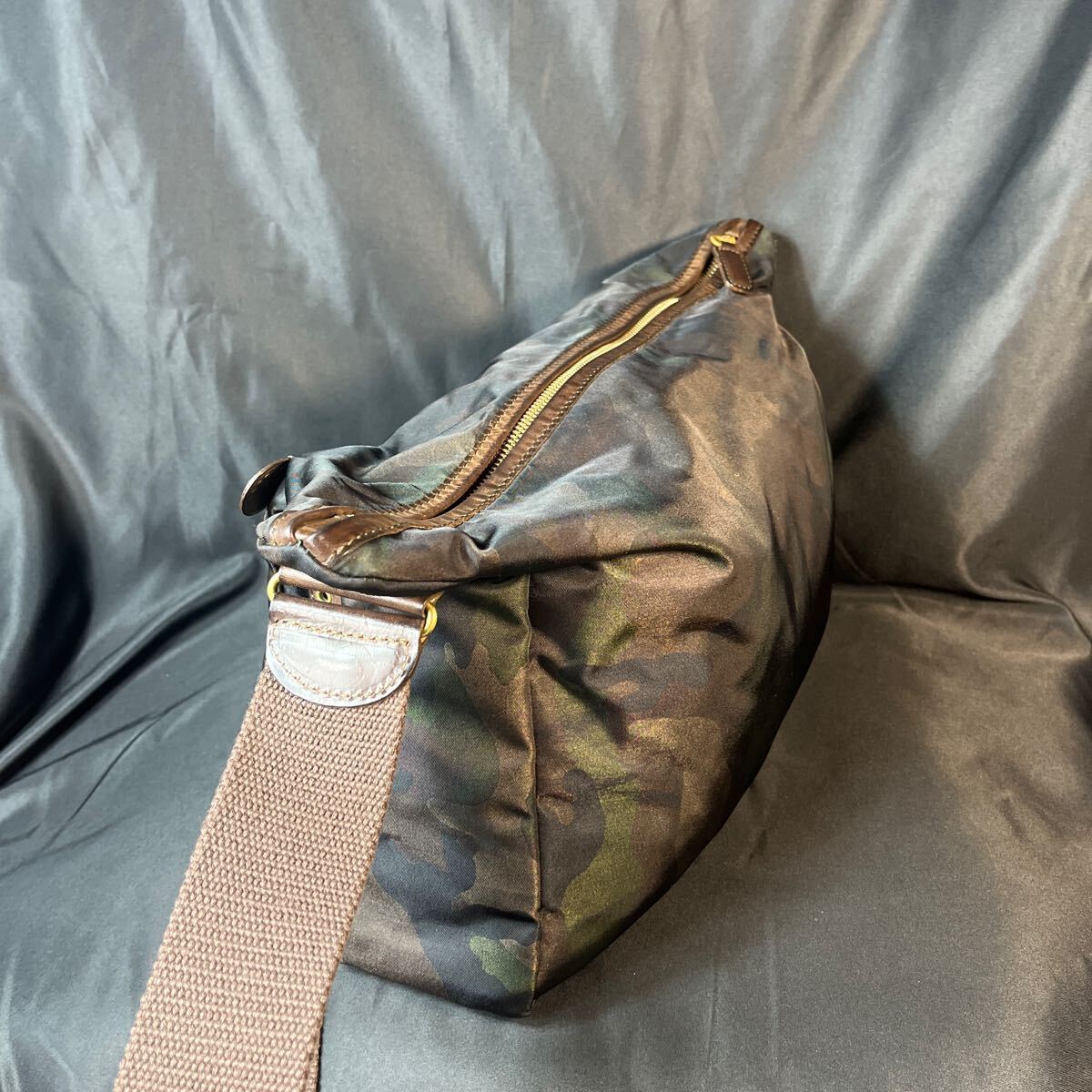  beautiful goods Felisi Felisi body bag nylon leather chart attaching camouflage pattern metal fittings gold Cross body back shoulder .. shoulder bag 