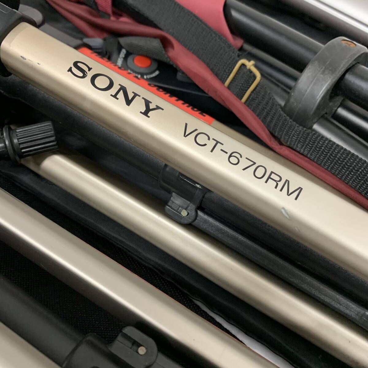 【直接引取可】1円出品 三脚 まとめて オーディオテクニカ ATV-490 ビデオカメラ用一脚 SONYソニーVCT-D580RM670RM 他カgの画像5