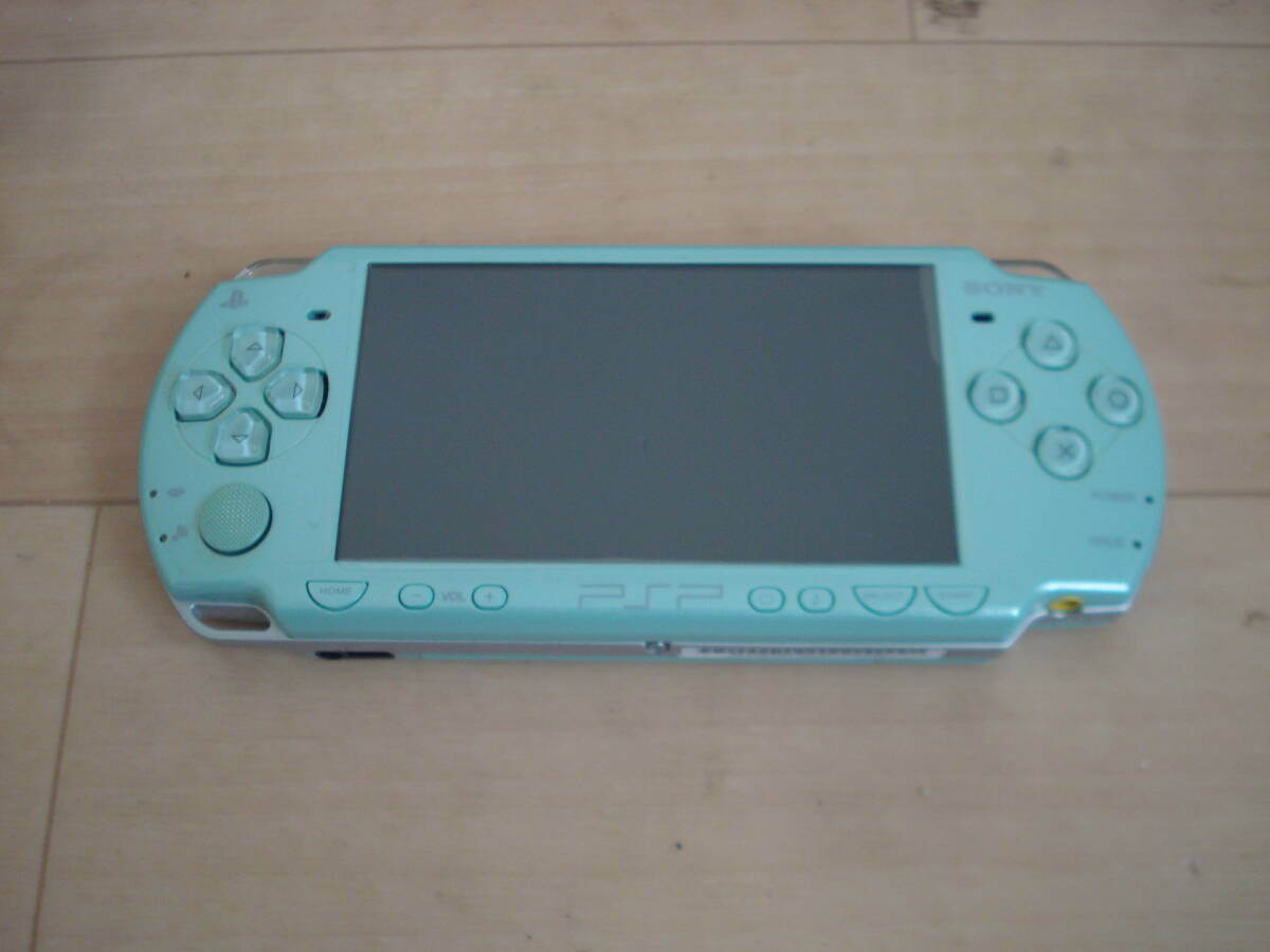 新品同様！★SONY PSP-2000 本体 フェリシア・ブルー 完動良品 ★送料215円の画像1