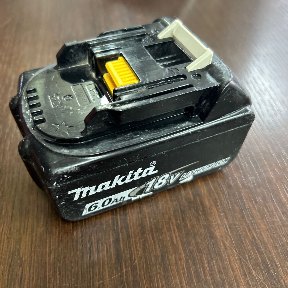 【中古品】makita/マキタ バッテリー BL1860B　②_画像3