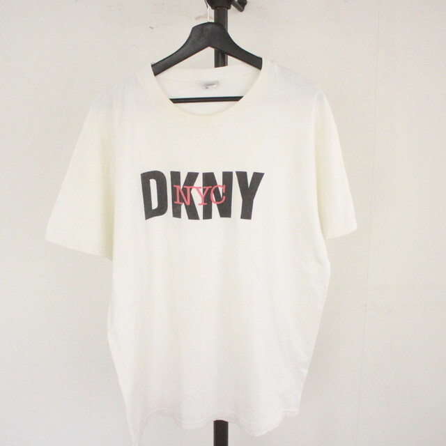 A427 2000年代製 DKNY ロゴプリントTシャツ■00s Lサイズぐらい ホワイト ダナキャラン アメカジ 古着 古着卸 90s 80sの画像1