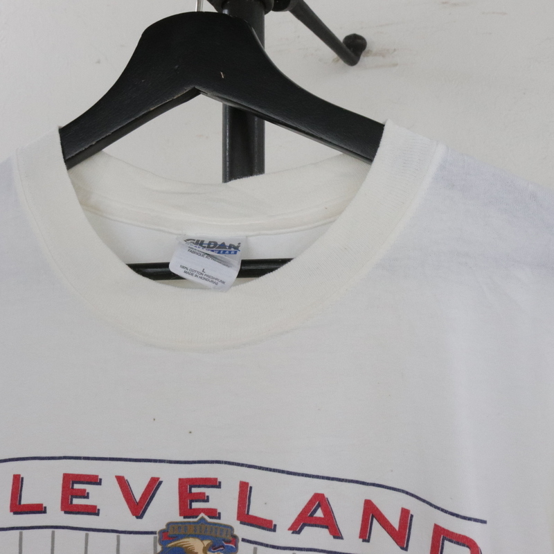 i127 2001年製ビンテージ ギルダン MLB インディアンス 半袖プリントTシャツ■00s 表記Lサイズ 白 ホワイト アメカジ ストリート 古着 激安の画像9